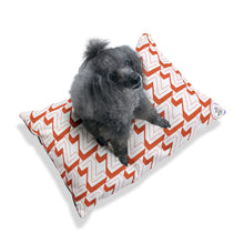 Load image into Gallery viewer, Ink Link Pet Bed
